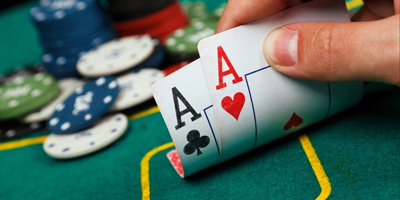 Hướng dẫn cách chơi qua từng vòng trong bài Poker 